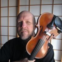 Jay Gregg, a Kyoto resident who helped ignite the popularity of Irish music in Japan, has also been performing for years with his own Irish music band MacFiddles. Longtime Kyoto resident relishes Irish music scene