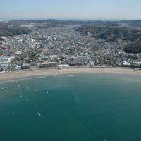 Tempting fate: As in many of the nation’s coastal towns, people in Zushi, Kanagawa Prefecture, are rethinking its tsunami-preparedness in light of the Great East Japan Earthquake. This photo was taken by the Research Group for Active Faults in the Miura Peninsula, which undertakes research into the area’s quake vulnerability. Danger zones