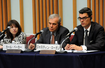U.S. think tank experts (from left) Olga Oliker from RAND Corp., Carl Baker from the Center for Strategic and International Studies, and Justin Logan from the Cato Institute discuss economic and security challenges facing the United States and Japan during a symposium held April 27 at Keidanren Kaikan in Tokyo. Economic woes, political volatility may creep into U.S. foreign affairs