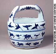A set of five mukozuke dishes made inChina in the 17th century during the Ming Dynasty. Such dishes, covered by Japanese collectors and tea ceremony masters, were used in Kaiseki meals. Plain as blue and white