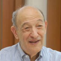 No. 1 hand: Ezra Vogel, Henry Ford II professor of social sciences, emeritus, at Harvard University, is interviewed in Minato Ward, Tokyo, on Nov. 18. Obama offers new Asia tack: Vogel