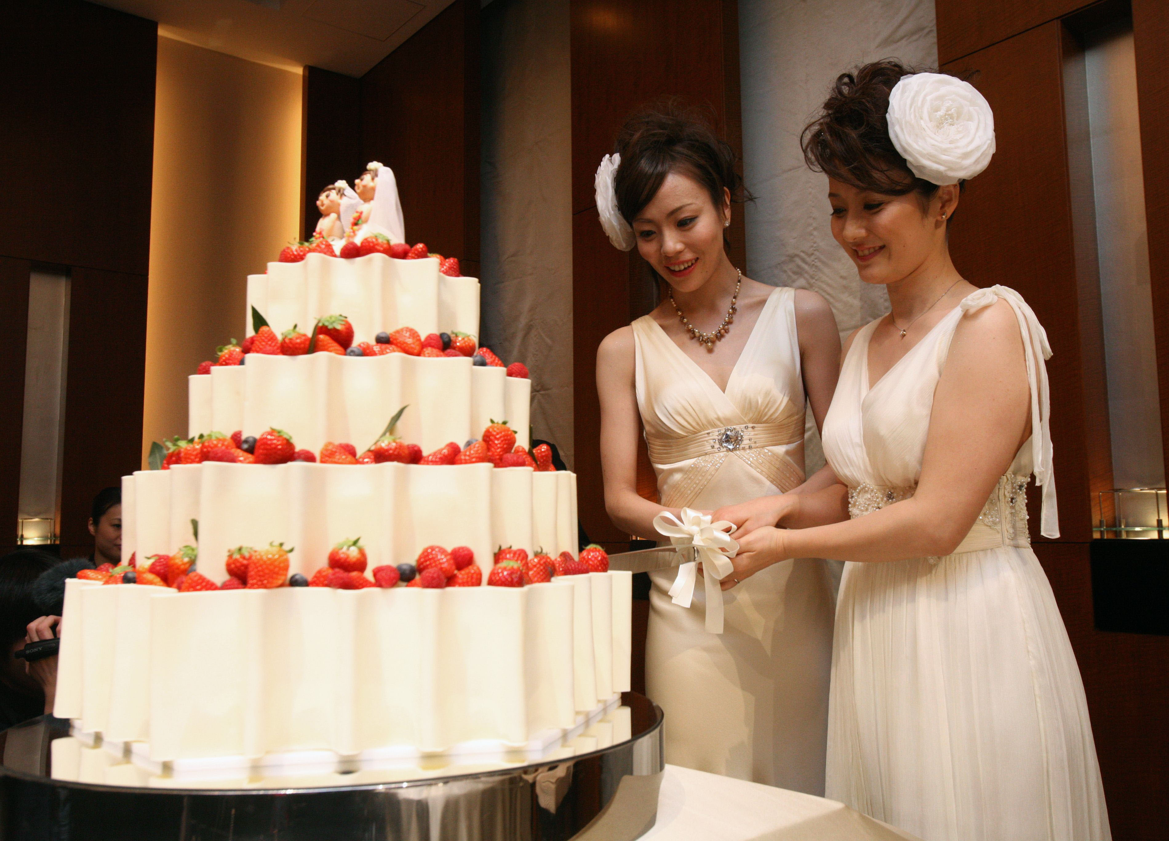 Lesbian Couple Get Disney Wedding The Japan Times