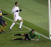AC Milan forward Kaka scores past Boca ‘keeper Mauricio Caranta for his team’s third goal in the Club World Cup final in Yokohama on Sunday evening. Kaka also set up two goals for Filippo Inzaghi in the 4-2 victory. Milanese hail Kaka as 'best in the world'