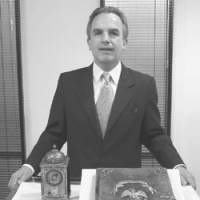 Page of history: Miguel Ruiz-Cabanas, Mexico's ambassador to Japan, speaks Sept. 30 at the Asiatic Society of Japan to mark the 400th anniversary of Rodrigo de Vivero's unscheduled arrival in Japan. The first Western diplomat in Japan