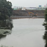 Making way for the new: Land being prepared up to the edge of a pond in Chiba New Town Masako Tsubuku The aging issue of Chiba New Town