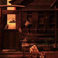Taste of the time: Fukagawa Edo Museum reveals the simple elegance of the area’s 1840s residents and their celebration of seasons, as in this “moon-viewing” fall arrangement. Strolling old Fukagawa, where gardens and true glitterati mingle