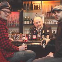 Smooth year: Writers Sean Smith (left) and James Catchpole (right) talk about the year in jazz at Eddie Landsberg’s Tokyo bar Eddie’s Lounge. Ai Kuwabara tops favorites list for year in jazz