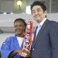 Cote d'Ivoire throws 'Abe Cup' for visiting leader
