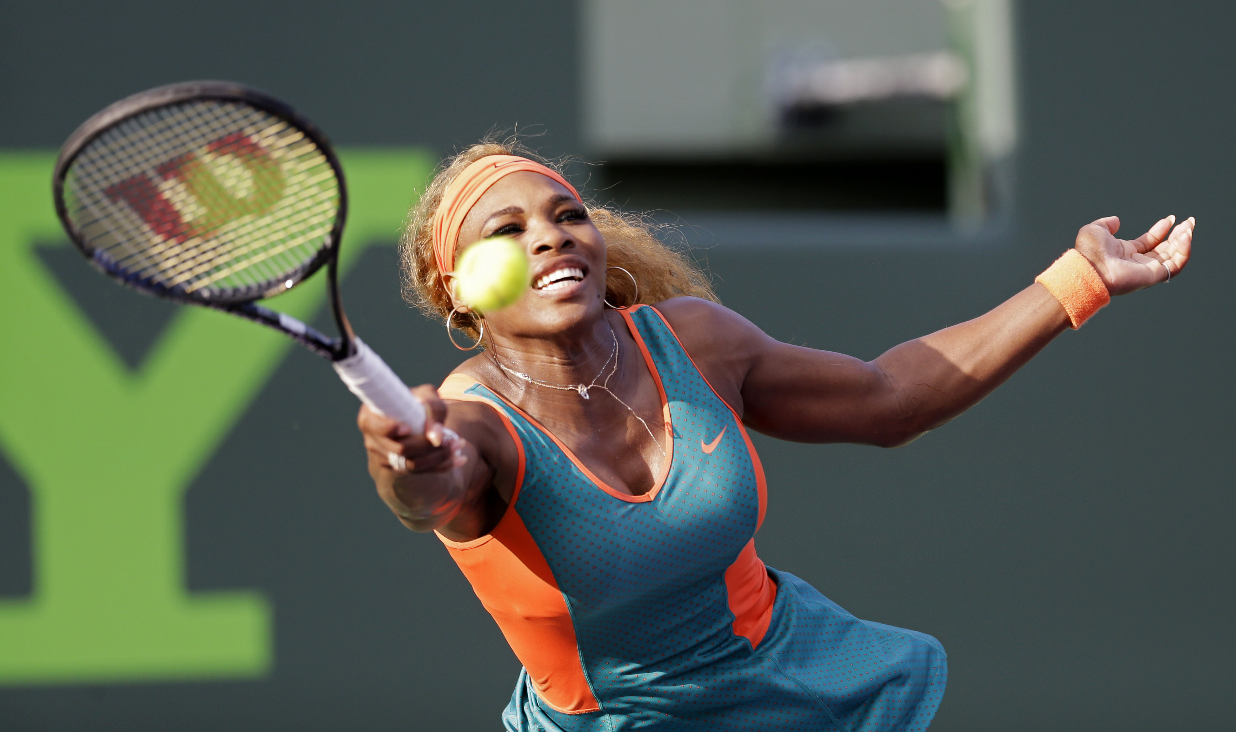 Serena Survives Tough First Set To Begin Sony Open With
