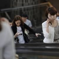 Abe may reduce tax benefits for women