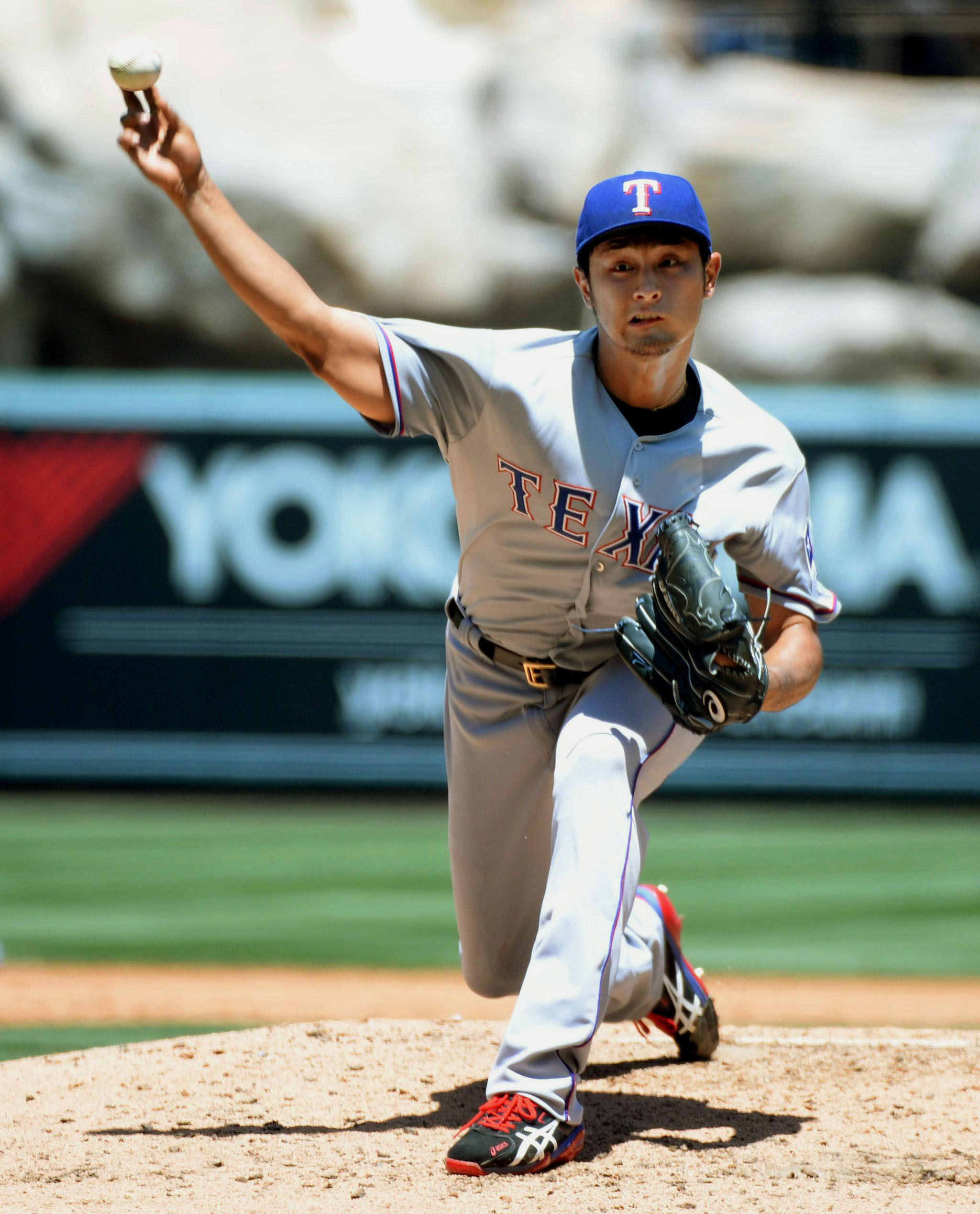 Darvish gets plenty of support in victory | The Japan Times