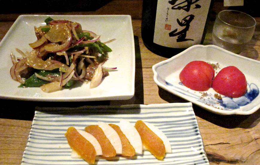 Aji no Nakamura Light bites: A variety of sake-friendly dishes at Aji no Nakamura. | ROBBIE SWINNERTON
