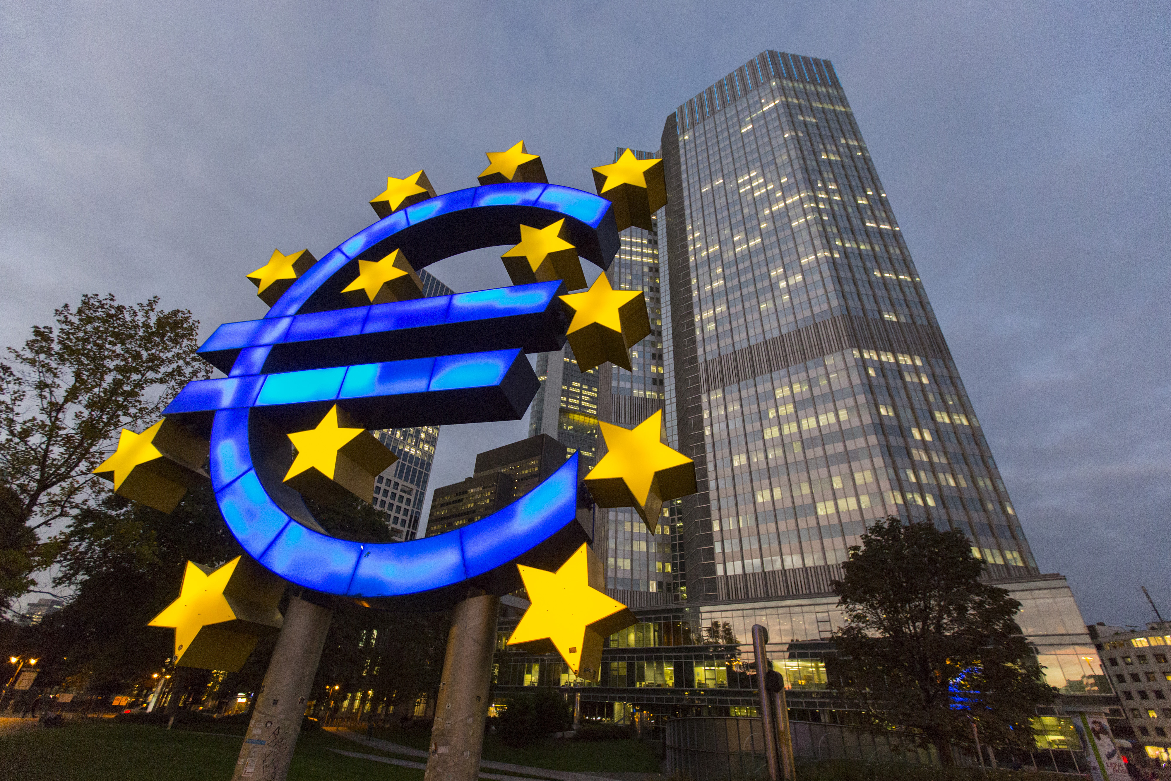 european central bank The european central bank left benchmark interest rates unchanged on thursday, with policymakers likely to argue the regional economy is robust enough to absorb spare capacity and generate inflation. european central bank The european central bank left benchmark interest rates unchanged on thursday, with policymakers likely to argue the regional economy is robust enough to absorb spare capacity and generate inflation.