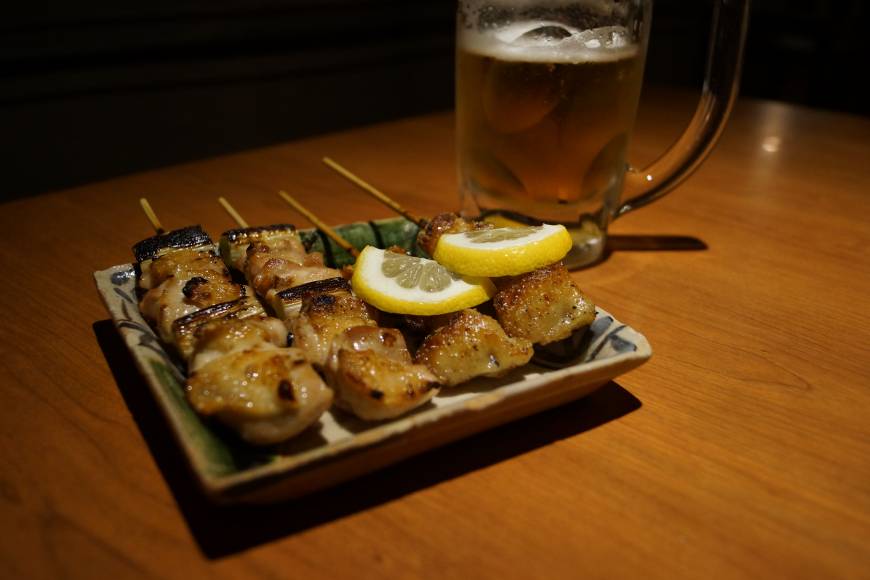 Kinboshi Skewered: Negima, one of many Cochin chicken dishes at Kinboshi. | ADAM MILLER