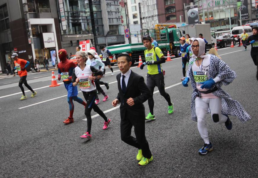 A collection of characters make their way through the streets of Ginza during the 2015 Tokyo Marathon on Feb. 22. Scenes from Tokyo Marathon 2015