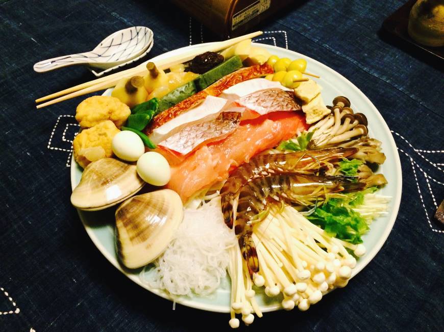 Nabeya Stacked: The platter includes salmon, hamaguri clams, vegetables, chicken, tofu and kuruma-ebi king prawns. | ROBBIE SWINNERTON