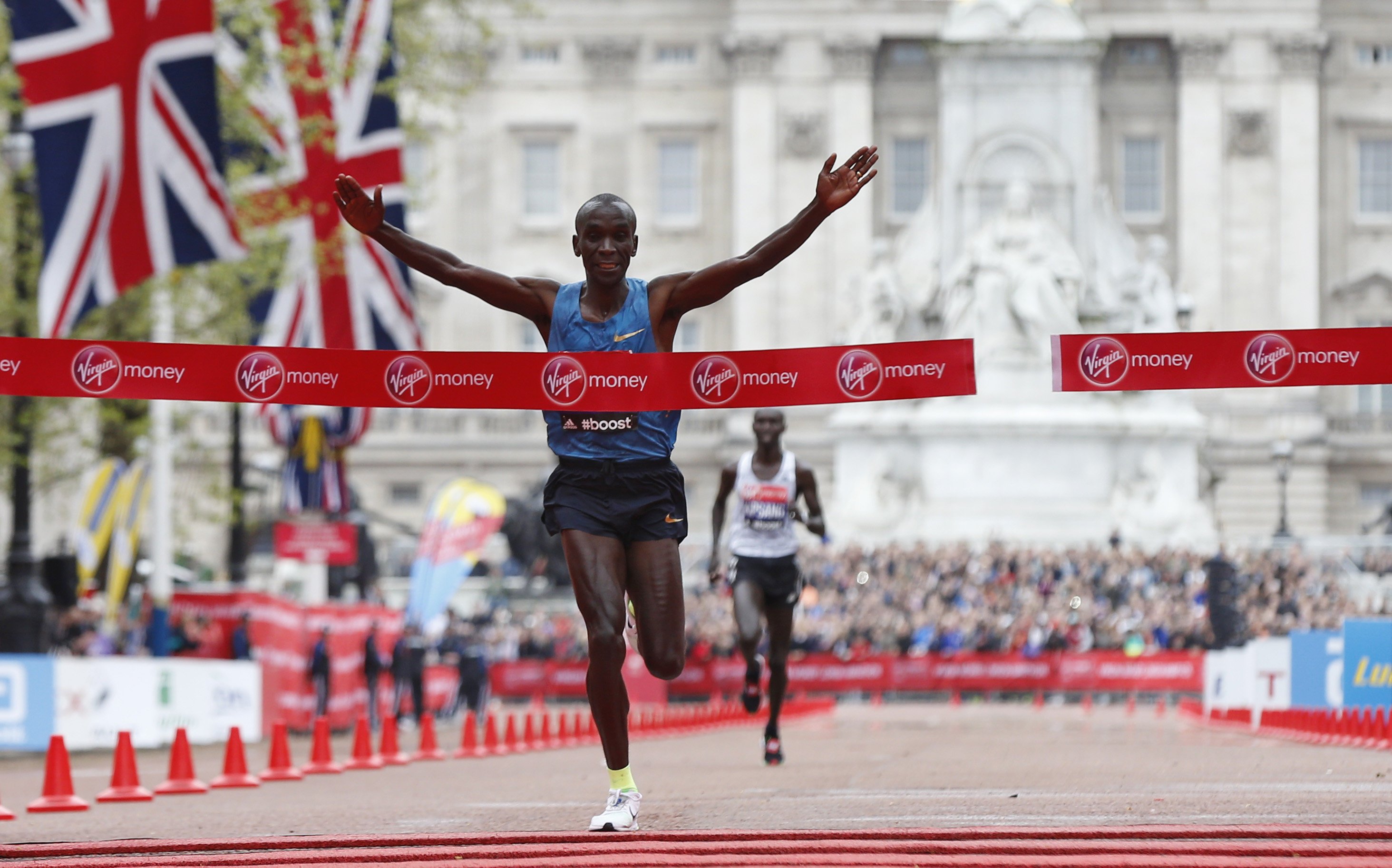 Kipchoge leads Kenyan top four in London Marathon The Japan Times
