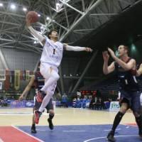 First trip: Veteran guard Yu Okada (1), seen in a file photo, helped the Shiga Lakestars reach the Final Four for the first time in franchise history. Title aspirations collide for Final Four teams