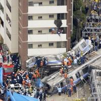 This train on the JR Fukuchiyama Line crashed into an apartment building in Amagasaki, Hyogo Prefecture, in April 2005. The train’s driver and 106 passengers were killed. As Japan's transportation has evolved, so have accident investigations