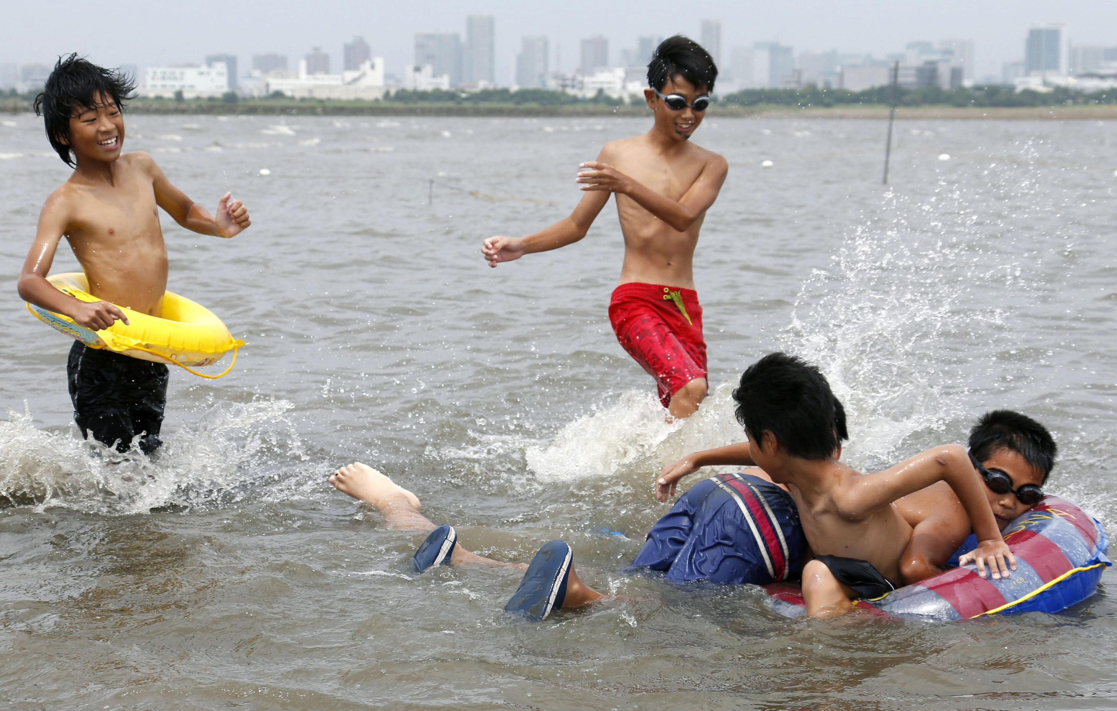 Tokyo Opens Citys First Swimming Beach Since 1960s The Japan Times 