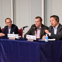 Panelists answer questions at a symposium titled “Corporate Competitiveness from an International Viewpoint,” organized by the Keizai Koho Center in Tokyo on June 5. Forum on corporate competitiveness
