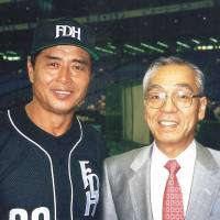 The late Takashi “Bert” Shimada, Japan’s No. 1 fan of American minor league baseball, with then-Fukuoka Daiei Hawks manager Sadaharu Oh in 1999. Fond memories of 'Mr. Minor League'