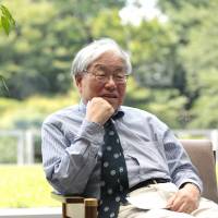 Koichi Hamada, special adviser to Prime Minister Shinzo Abe, says Japan “need not worry” about China’s devaluation of the yuan because it can always offset the effects through monetary easing policy. Japan can offset China yuan move by easing: Abe adviser