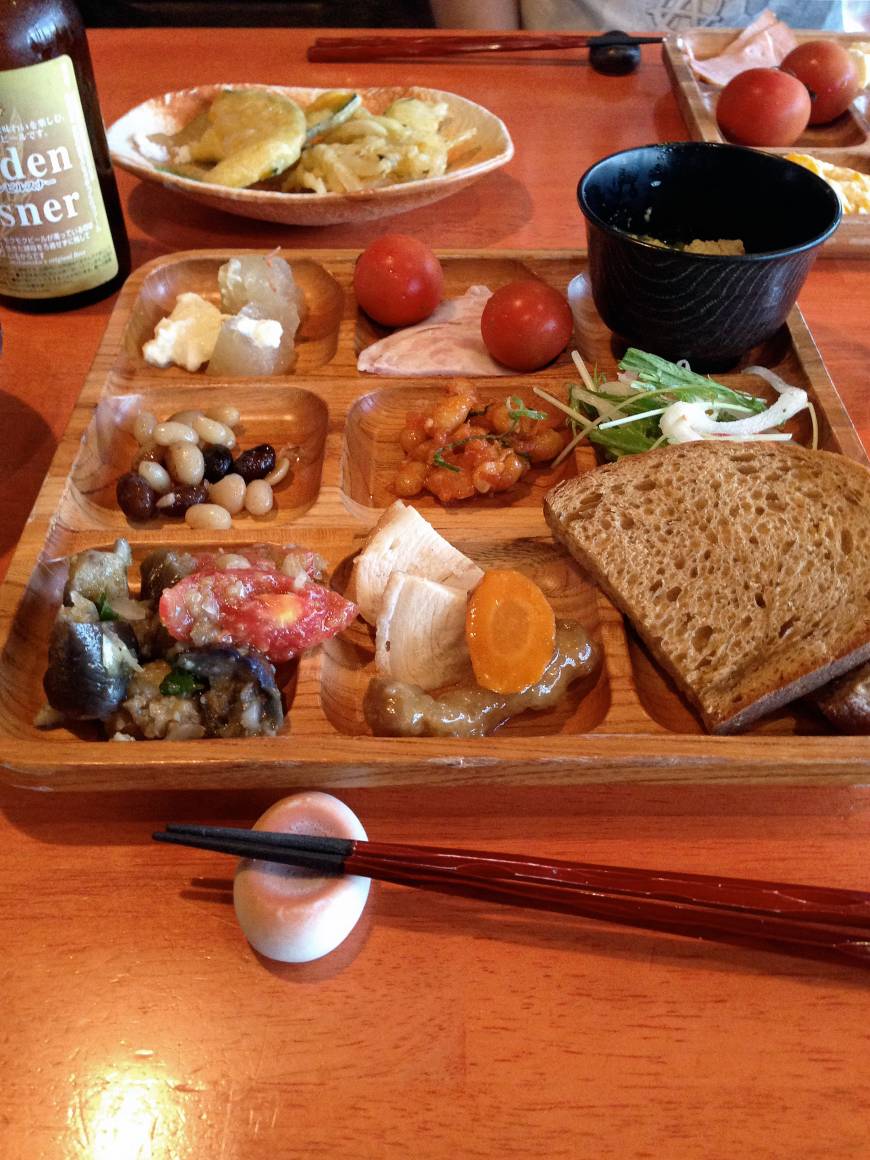 Moku Moku Farm Straight from the farm: The buffet-style dining at Moku Moku Farm provides enough variety that even the pickiest of eaters should leave with a full stomach. | ADAM MILLER