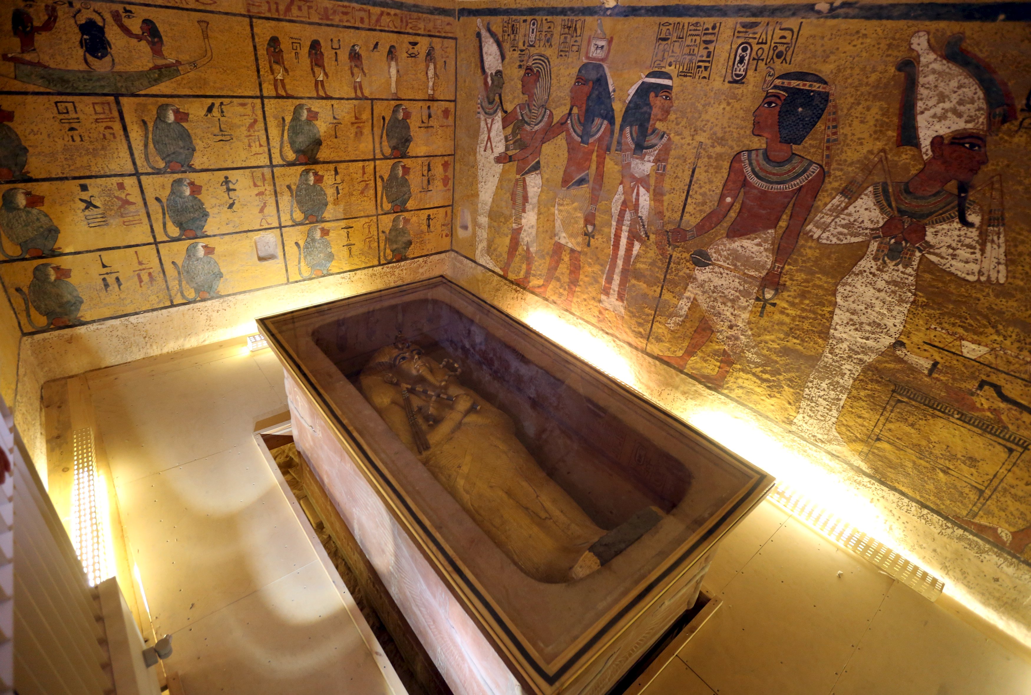 Tut Tomb May Conceal Egypts Lost Queen New Evidence Headed To Japan For Analysis The Japan Times 