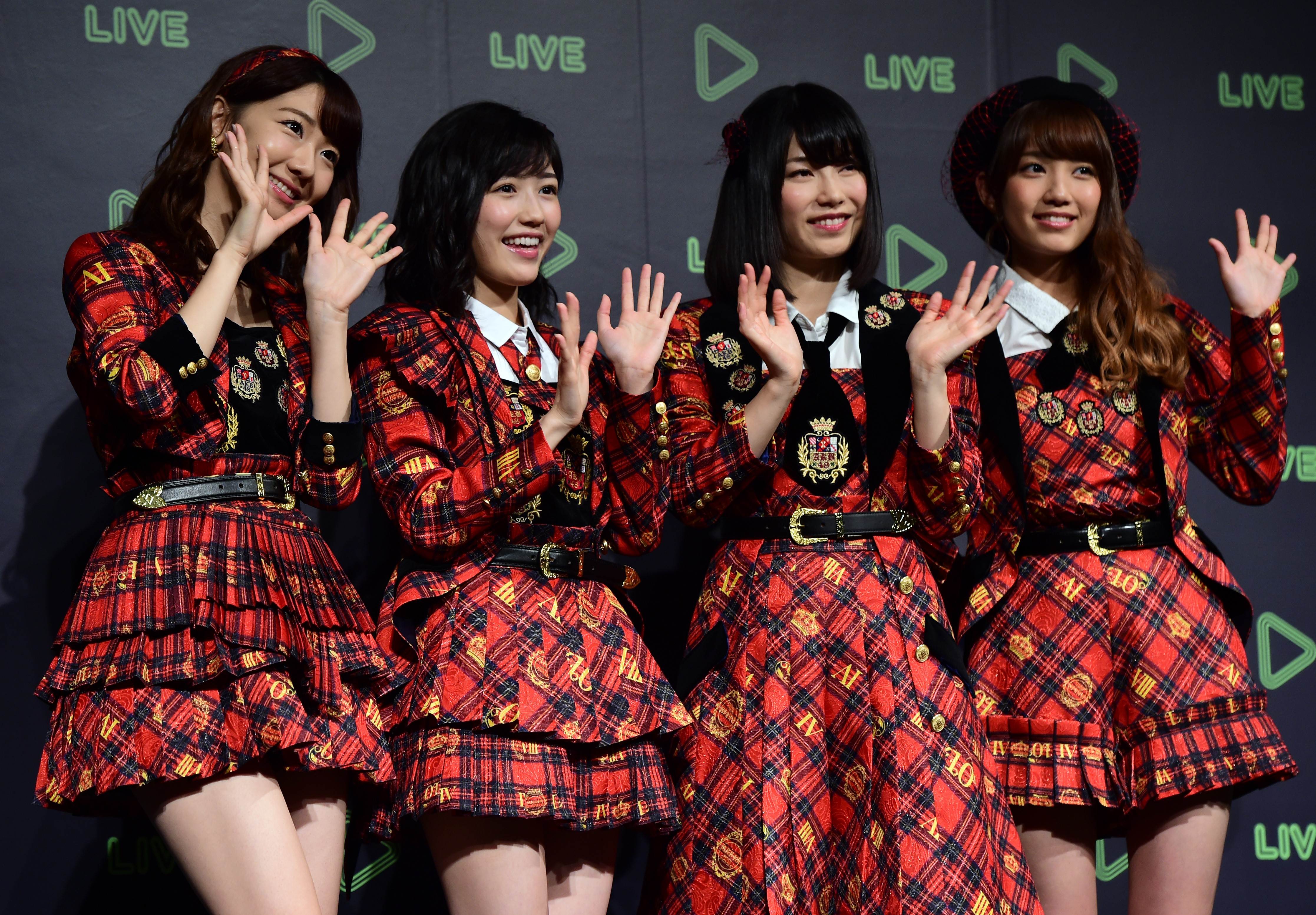 Total sales of AKB48 singles hit 36 million copies, a Japan record