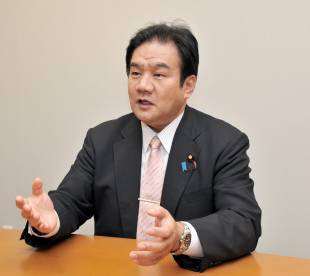 Yoichi Kaneko says accepting more immigrants could bring about a large financial and social burden on Japan.