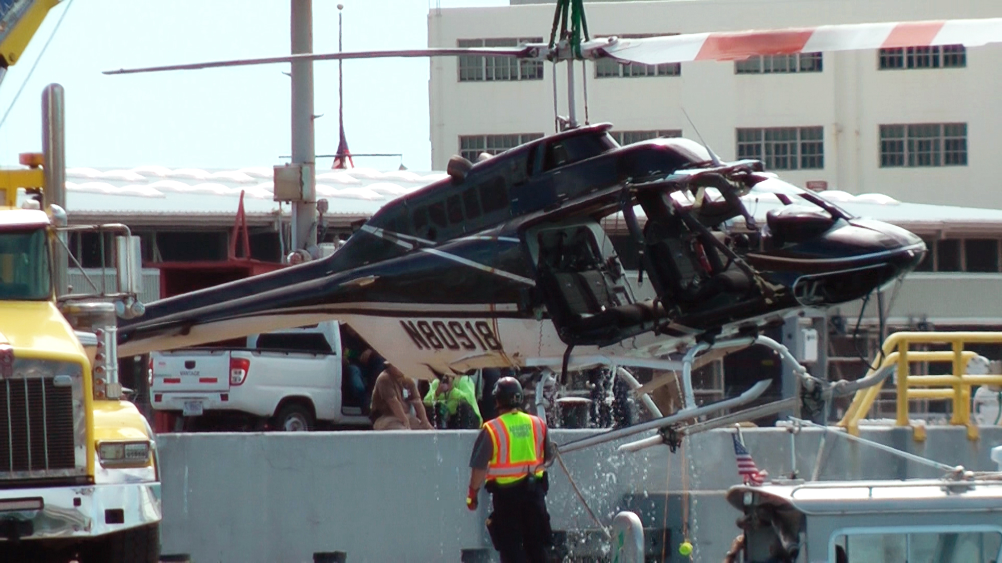 Pilot involved in Hawaii helicopter crash was attempting to make emergency landing report The