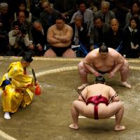 Ichinojo (rear), seen competing against Endo, enters May's Summer Grand Sumo Tournament with a shot at winning his first top-flight title. May tournament has history of delivering memorable results
