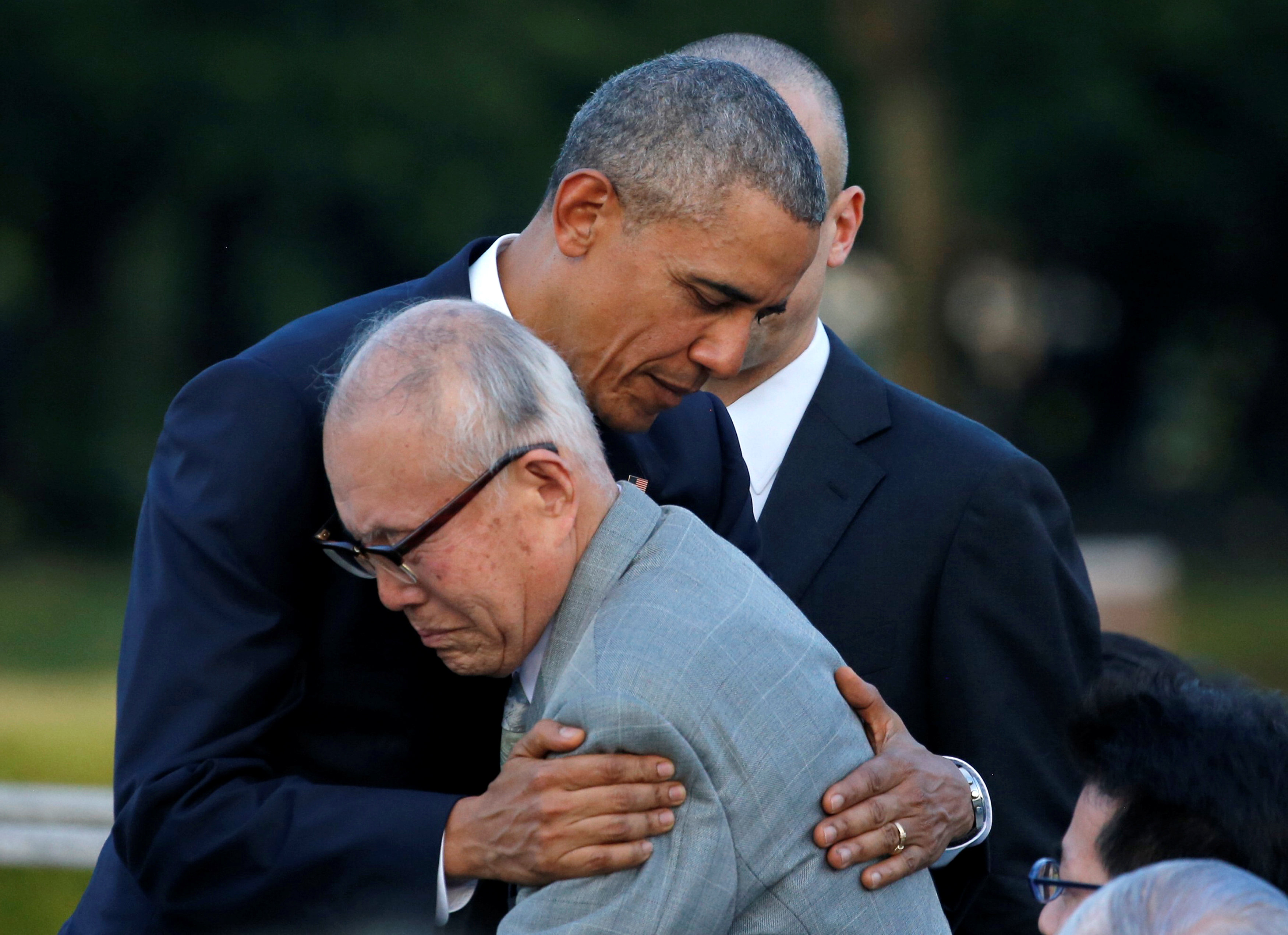 Us President And Hiroshima Mayor Discuss - smgzuhf