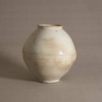 A white porcelain dal hang-ari (moon-shaped jar) from the early 18th century The Korean roots beneath Japan's folk art movement