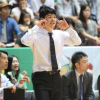Toyota head coach Takuma Ito, seen in a file photo from a recent NBL game, has guided the Alvark to the league’s top seed for the playoffs. Alvark coach Ito sticks with predecessor's focus on defense