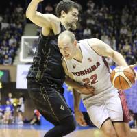 Toshiba big man Nick Fazekas dribbles during Toshiba’s 76-70 win over the SeaHorses in Game 5 of the NBL Finals in Tokyo on Sunday. With the victory, the Brave Thunders captured the league title. Brave Thunders ride momentum to wrap up NBL title