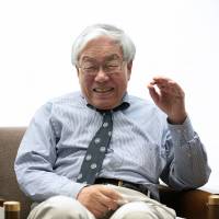 Koichi Hamada Top Abe adviser urges coordinated stimulus while playing down 'helicopter money'