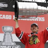 Forward Brad Richards, seen here in 2015 after the Chicago Blackhawks won the Stanley Cup, has retired after 15 seasons in the NHL. Two-time Stanley Cup winner Richards retires