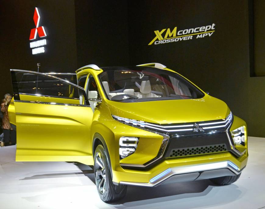 Mitsubishi Motors reveals XM Concept crossover SUV in 