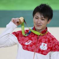 Uchimura successfully defends all-around title