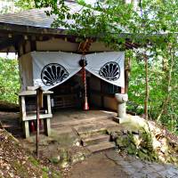 Trail finds: On the Kurama-dera Temple grounds, take a break to see the Jizo-do hall on the Byobu-zaka steps. Hiking with kids is not an uphill climb