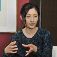 Takako Tokiwa, talks about her role as Sayoko, the lead character of Yoichi Higashi's Someone's Xylophone (Dareka no Mokkin). The delicate notes of 'Someone's Xylophone'