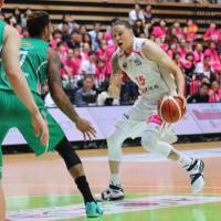 Then-Akita star Richard Roby taking part in the Dreams Games against Toyota in September 2015, brings a potent scoring skill set to the San-en NeoPhoenix, his new team. Sharpshooter Roby expected to give NeoPhoenix boost
