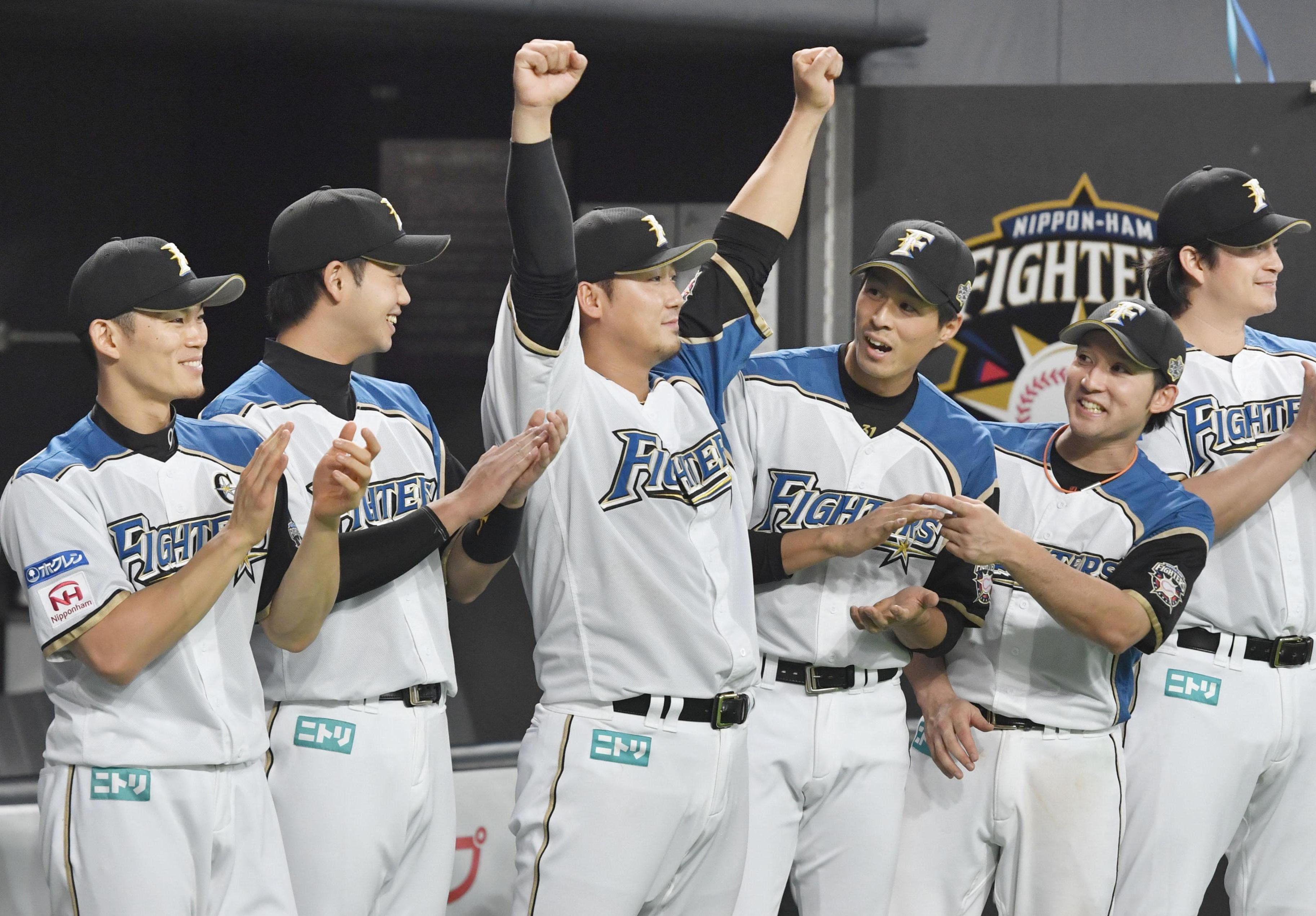 Fighters rally to down Hawks, punch ticket to Japan Series - The Japan Times