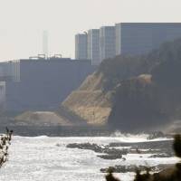 Quake prompts temporary halt to cooling of spent fuel rods in Fukushima No. 2 pool