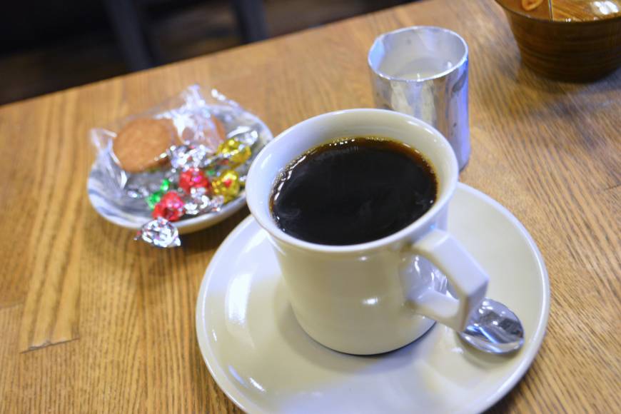 Togenkyo Rich, dark coffee brewed slowly with a siphon | J.J. O'DONOGHUE
