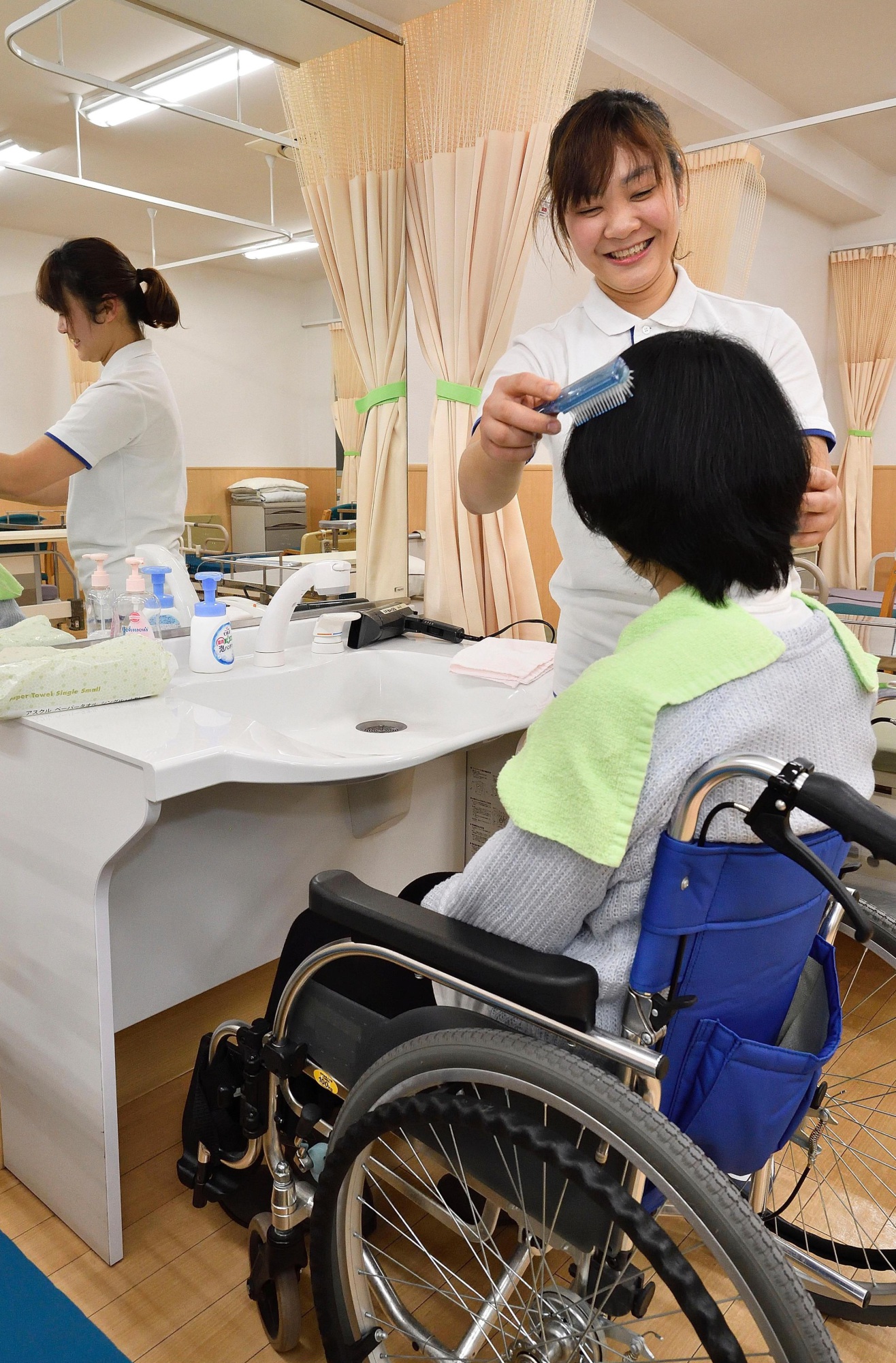 Japan sees sharp rise in number of foreign nursing care students | The