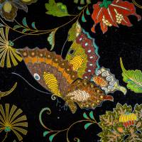 Detail of “Cloisonne vase with Butterfly and Chrysanthemum Arabesques” Yasuyuki Namikawa: A master of cloisonne color and design
