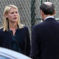 Facing up to the competition: The fifth season of Showtime’s “Homeland” will cost viewers at least ¥216 per episode on Amazon, but DVDs of the show at Tsutaya with two episodes per disc are ¥324 each. Measuring the economics behind a shift to streaming
